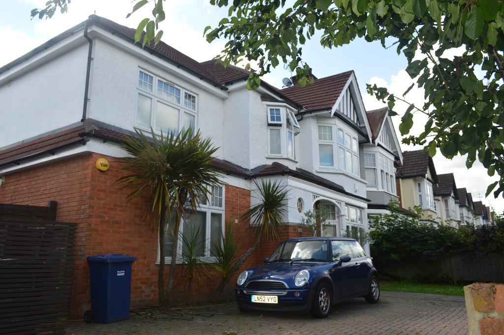 Manor View, Finchley, London, N3 2SS